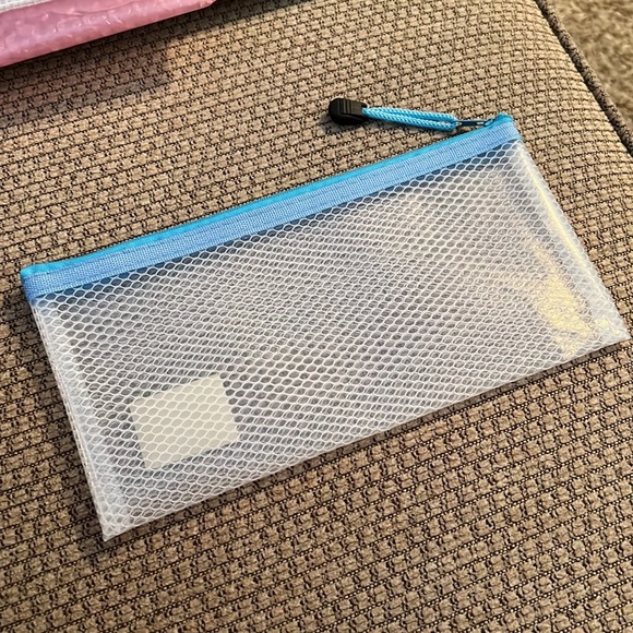 Pockets - Picture 2 of 2